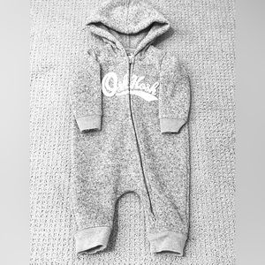 OshKosh Baby B’Gosh Onesie (Size: 6 Months) Color: Gray